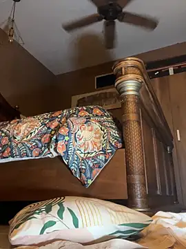 Онлайн чат XXX madonnaaaa