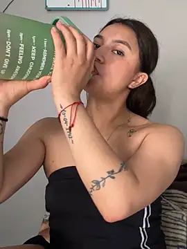 CocoaGigiMuse's Live XXX Chat