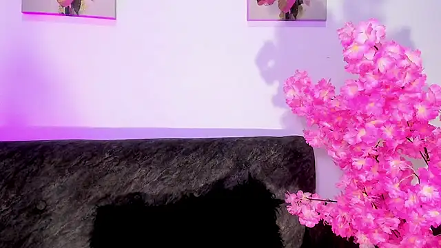 SagiraBelle Adlı Modelin Canlı XXX Sohbeti