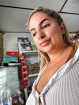 Онлайн чат XXX sammyqueenx21