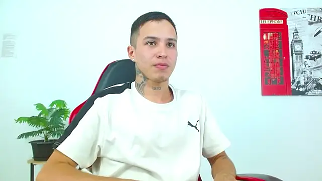 Cumandres18's Live XXX Chat