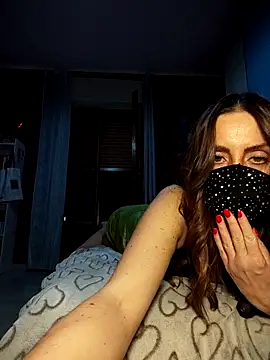 XXX chat uživo modela Akemi_rossi