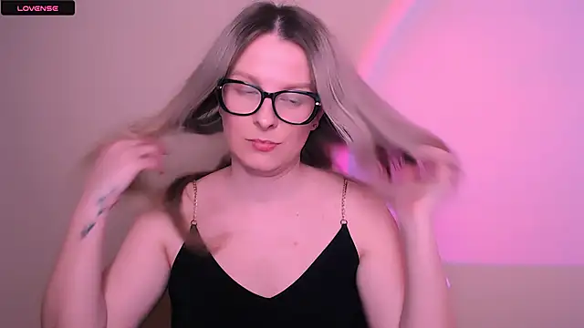 AnnePeach 现场XXX聊天