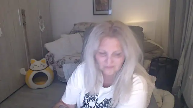 Divineblond: απευθείας συνομιλία ΧΧΧ