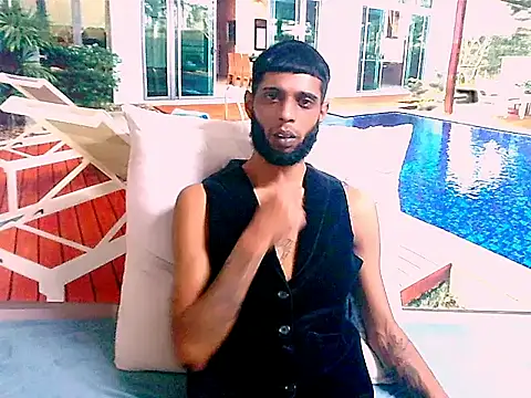 Chat +18 de CharmingIndian1 ao vivo