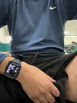 Pokazy przed kamerką – StrokingDaddy4