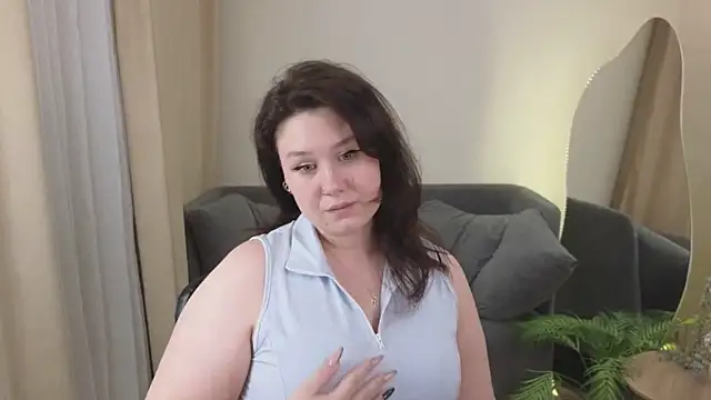 peachy_kira Show in webcam