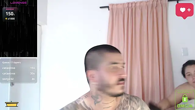 SWEET_DESIRES_: διαδικτυακό σόου στην κάμερα