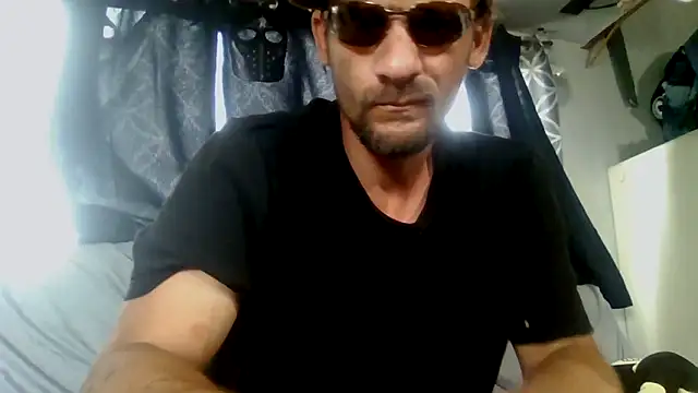 Chat XXX en directo de STIFFY-WOOD