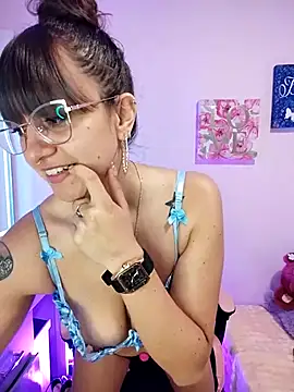 Pinkvixen69のライブXXXチャット