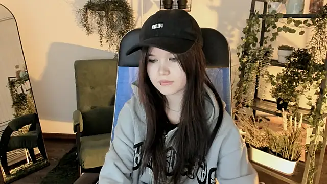 Elainebeness Chat XXX in diretta