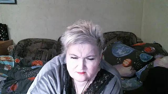 Lana555: онлайн-секс-чат