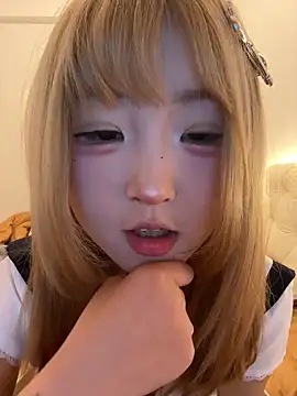 lelebaybay888 Adlı Modelin Canlı XXX Sohbeti