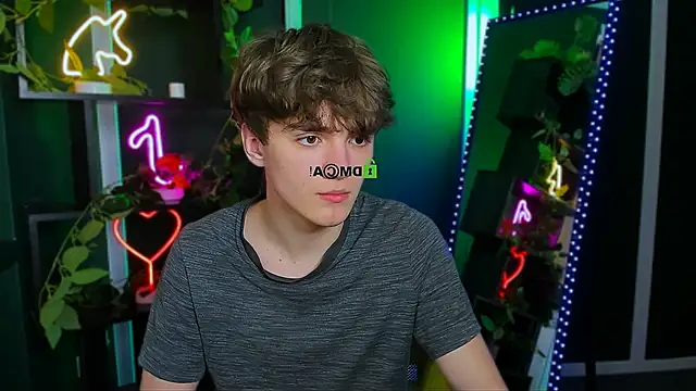 Chat +18 de emil_lucky ao vivo