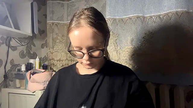 KrystenHoye Live XXX-chat