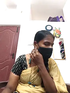 Tamil_Yalini12's Webcam Show
