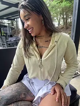 Chat XXX ao vivo de HannahW_