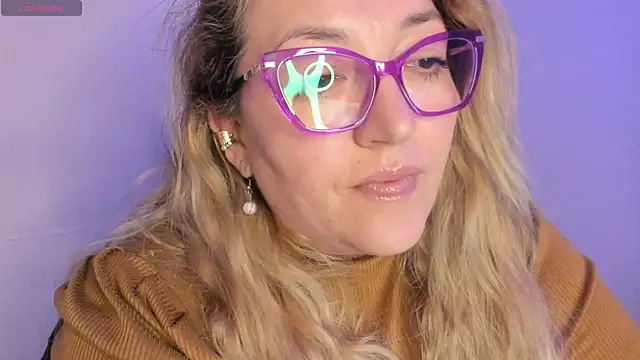 แชท XXX สดของ Naty_Mature_