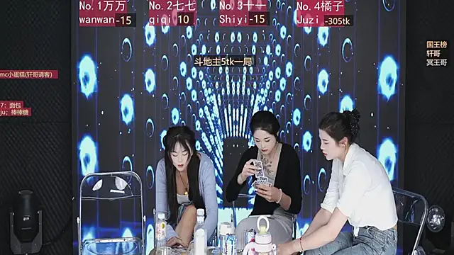 Nova-68 – Live XXX-chat