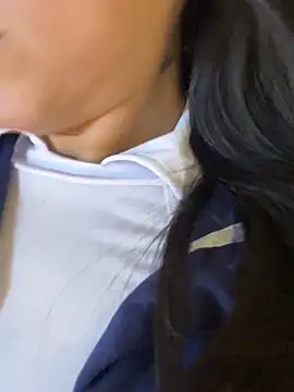 White-Petite's Live XXX Chat