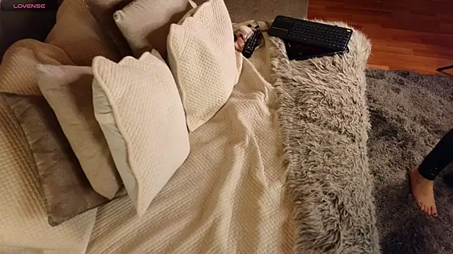 Chat +18 de Lina_Montclair ao vivo