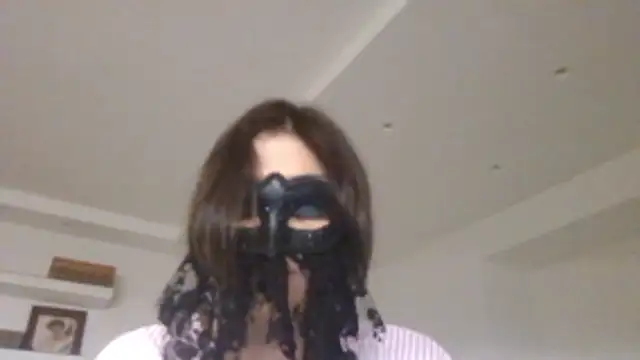 HelenTiAscolta's Live XXX Chat