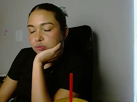 AliceSmity_ – Naživo XXX chat