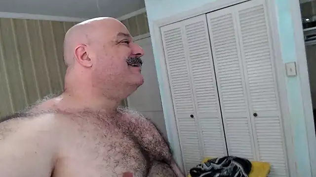 XXX chat uživo modela bullmusclejoe