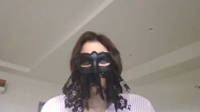 Chatroom XXX en direct de HelenTiAscolta