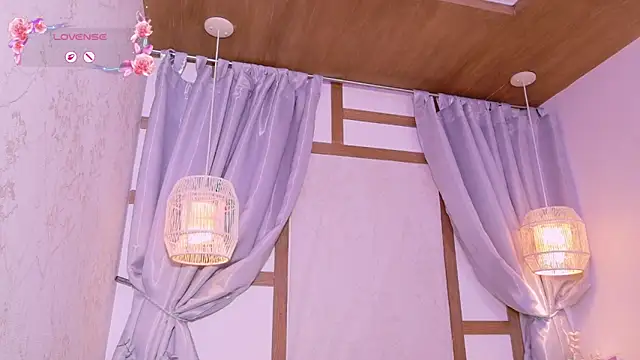 RenataLeclair live XXX chat