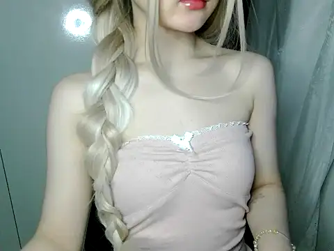 Pokazy przed kamerką – _Shizukaa_