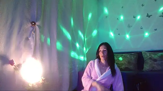 ElysaSun Adlı Modelin Canlı XXX Sohbeti