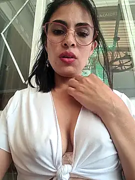 Astrid-- Live XXX Chat