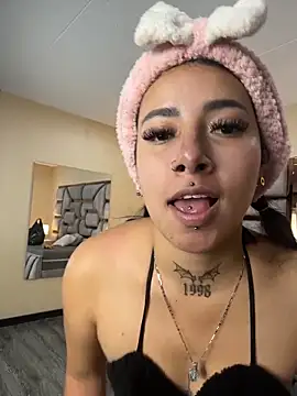 The_Bratzz_ Live XXX-Chat