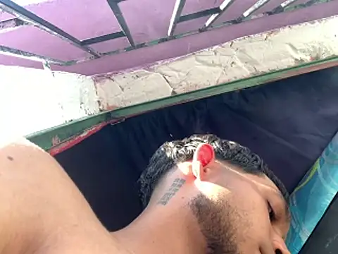 tanned_boy – Kamerová šou