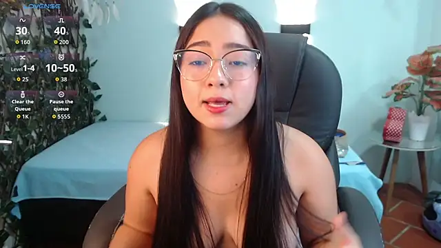 Živý XXX chat tinisweet