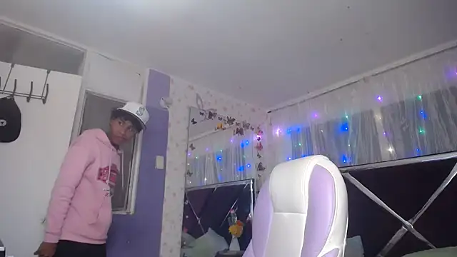 Santy_bigcock_01: онлайн-секс-чат