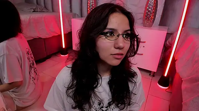 HollyPeach's Live XXX Chat