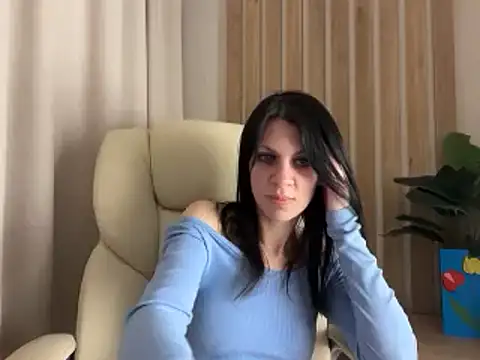 InjaAtHome: онлайн-секс-чат