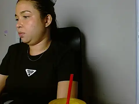 AliceSmity_ élő XXX-chatje