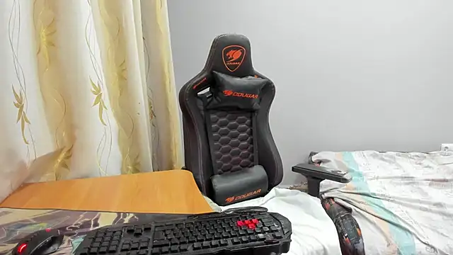 Show modela iliaskrislove na web-kameri