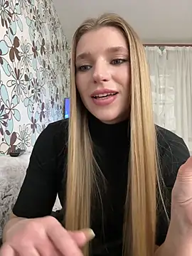 Chat +18 de adel_secret ao vivo