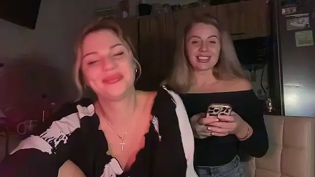 Chatroom XXX en direct de Moniraya