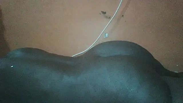 Sexyass100 Adlı Modelin Canlı XXX Sohbeti