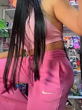 Sara_fun élő XXX-chatje