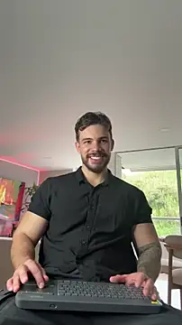 Pokazy przed kamerką – Valenthino_Salvatore