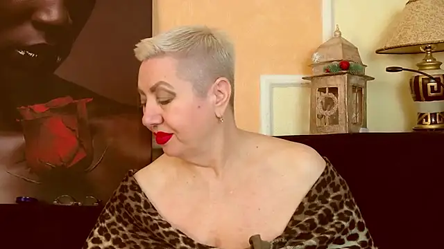 LadyPosh élő XXX-chatje