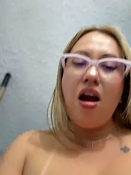 VIOLETA-25_ Pertunjukan Webcam