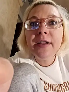 VikaKing Chat XXX live