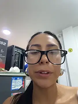 pregnant_sofii18's Webcam Show